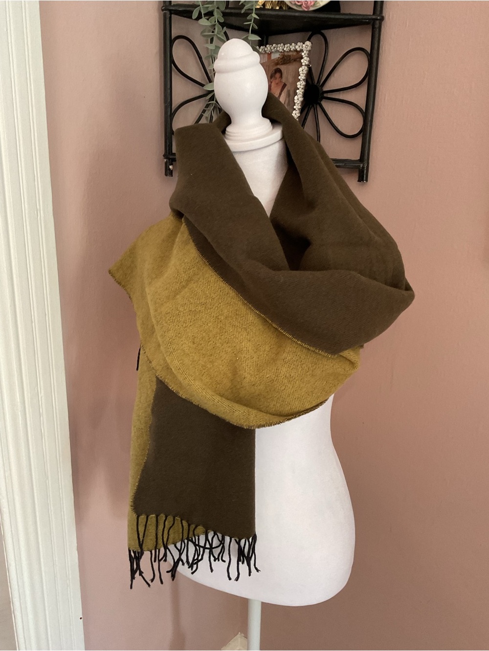 Max Mara weekend Olive Two-Tone Wool Wrap scarf chunky Scandinavian classic
